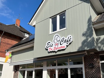 Aussenansicht des Eiscafé Da Salvatore Aussenansicht des Eiscafé Da Salvatore