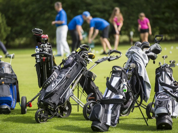 Training auf dem Putting Grün