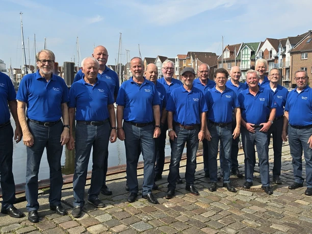 thumbnail_ShantyChorCuxhaven-Chorfoto.jpg