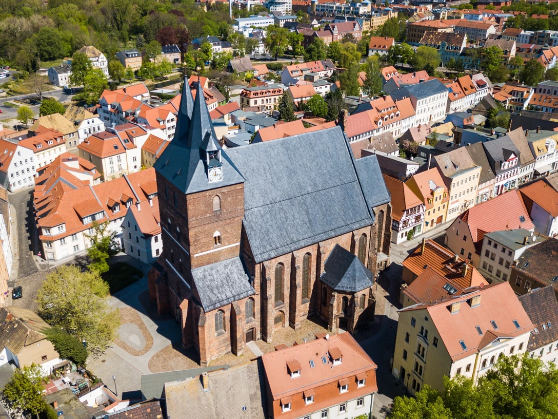 Luftbild der Stadtkirche St. Peter & Paul Delitzsch