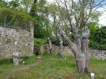 Kunst am Rosengarten in Battenberg (Eder)