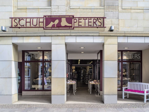 Außenansicht Schuh Peters Außenansicht von Schuh Peters in der Rintelner Fußgängerzone