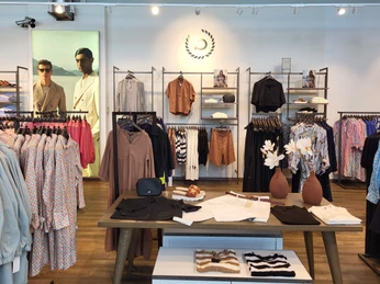 Bugatti Outlet Store