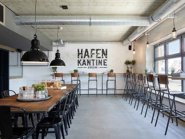 LH_190731_05_Hafenkantie_Andrea-Flak (1).jpg