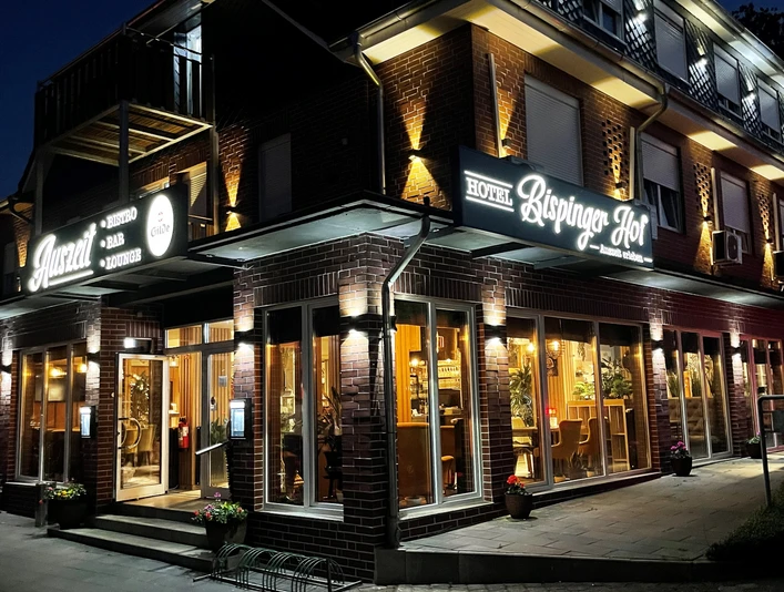 Außenansicht abend Auszeit.jpg