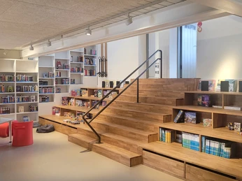 In der Bücherei Lauenburg