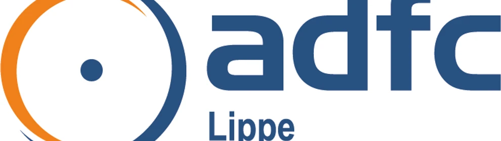 2018 11 Logo ADFC LIPPE.jpg Logo des ADFC Lippe mit blauen Buchstaben und orange-blauem Kreissymbol links daneben.