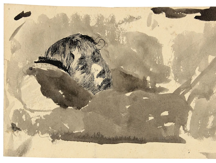 Eine liegende weibliche Figur ist zart in schwarzer Tinte skizziert. Der Hintergrund bleibt diffus.A reclining female figure is delicately sketched in black ink. The background remains diffuse.