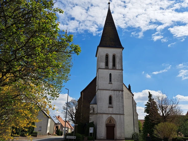 Katholische Kirche St. Bartholomäus zu Haarbrück Katholische Kirche St. Bartholomäus zu Haarbrück
