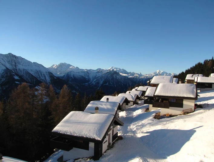 Balkon West Aussicht uber die Walliser Alpen