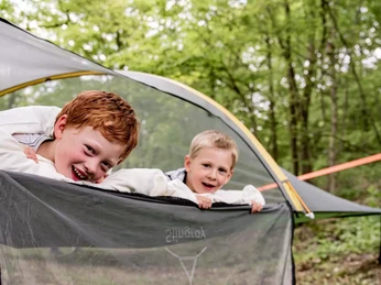 Kinder im Baumzelt Jugendherberge Hohe Fahrt
