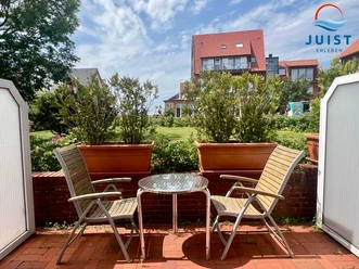 Rosengang Appartements 312_Wohnung2_Terrasse mit Sitzgelegenheit.jpg