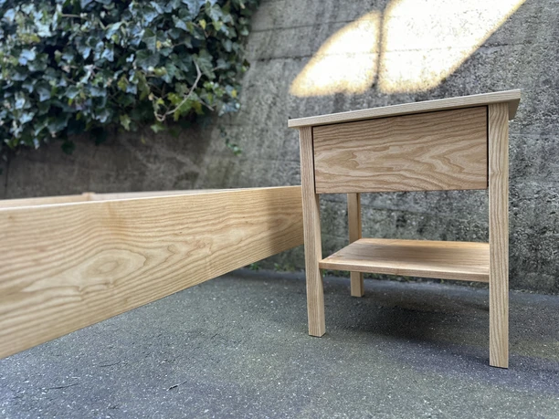 Nachttisch Massivholz BühlmannART.jpg