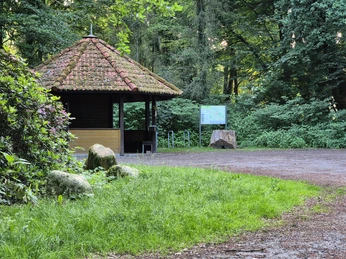 Wetterschutzhütte am Loyer Kirchweg