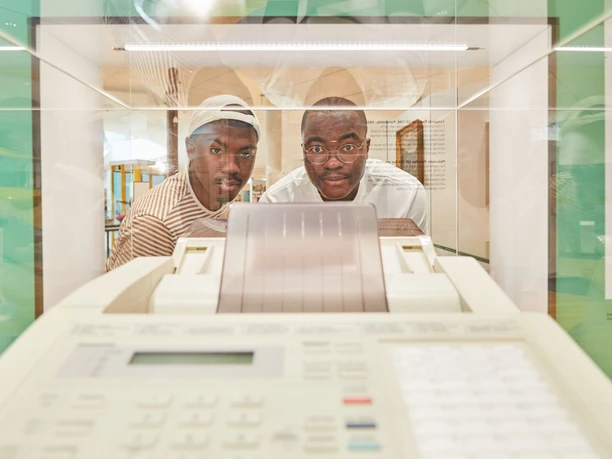 Mediengeschichte/n neu erzählt Mediengeschichte/n neu erzählt: 5 nach 12 (C219)