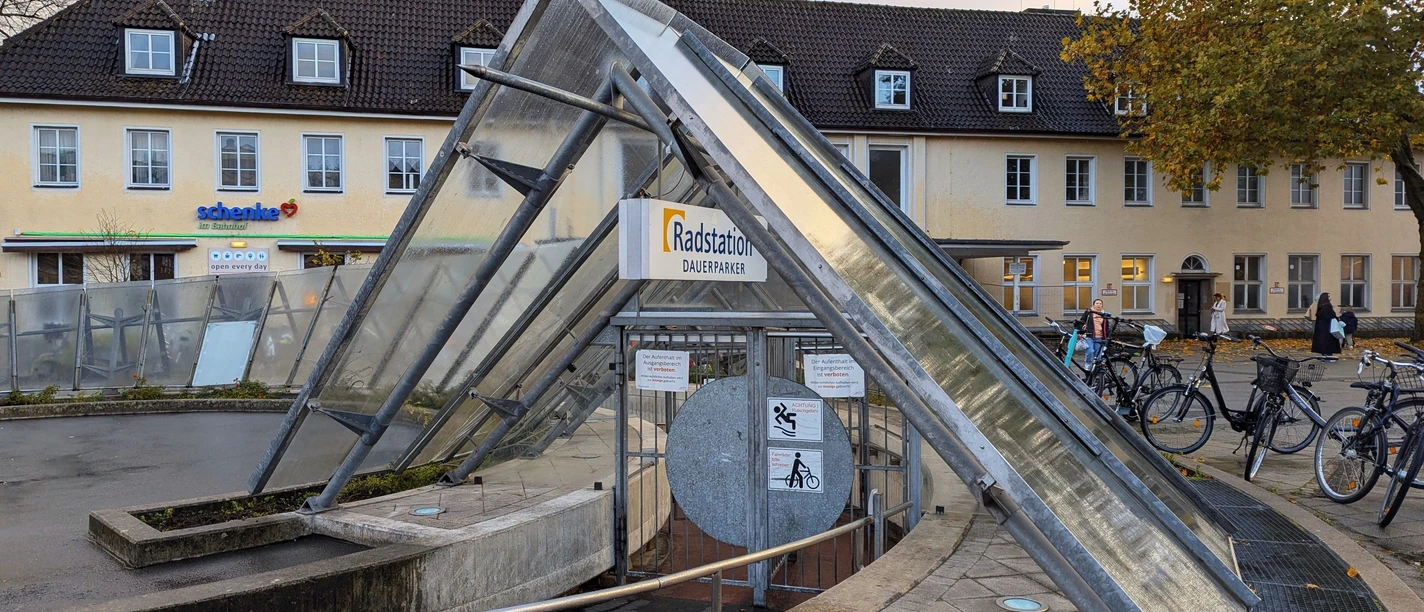 Radstation HBF Gütersloh Fahrradunterstand an der Radstation HBF Gütersloh