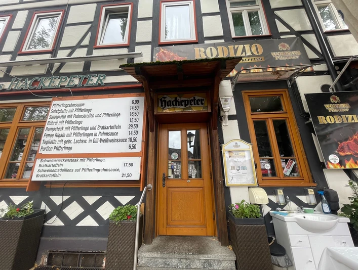 hackepeter6.jpg Zu sehen ist der Eingangsbereich des Restaurants Hackepeter.