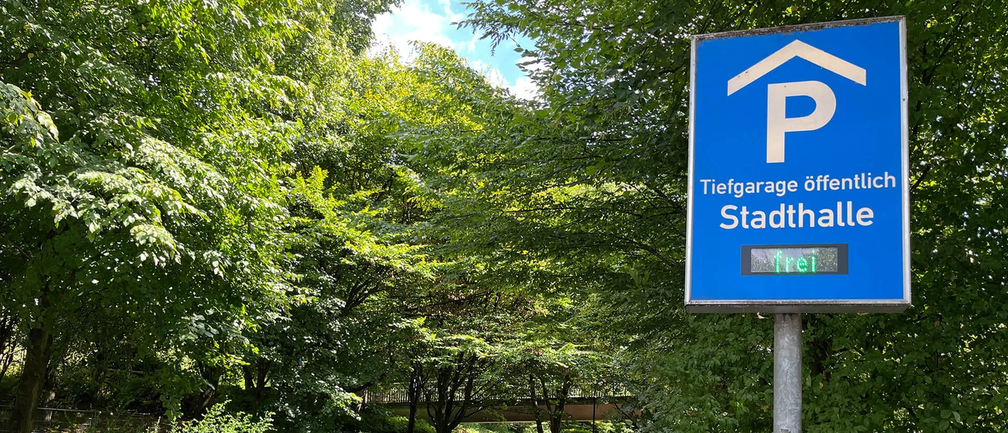Tiefgarage Stadthalle, Mülheim an der Ruhr Schild an der Einfahrt zur Tiefgarage Stadthalle