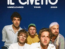Die fünfköpfige Band "Il Civetto" vor einem blauen Hintergrund für die "Unreleased Tour 2026".