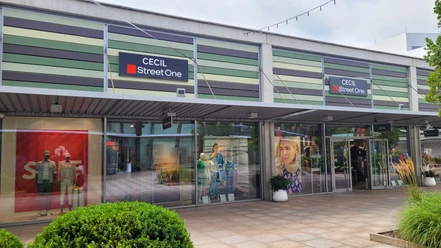 CECIL Street One Outlet Shop - Außenansicht