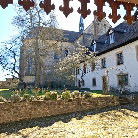 Kloster St. Marienberg - Blick auf das Außengelände