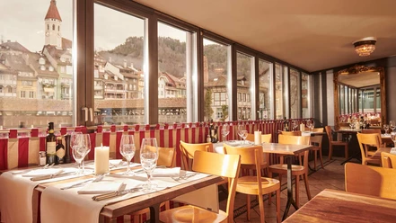 ristorante-waisenhaus-speisesaal-aussicht-thun.jpg