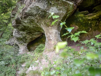 Großes Loch und Teufelskammern