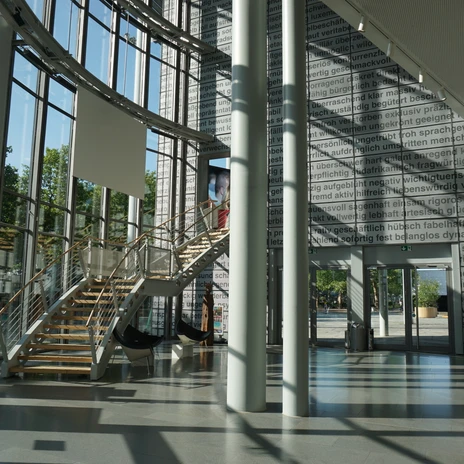 Kunstmuseum Foyer.JPG