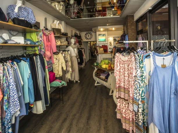 Anziehend Bekleidung Innenansicht Anziehend Bekleidung Innenansicht