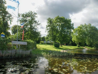 Badestelle und Gelbe Welle Bargen