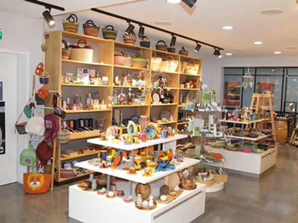 Innenansichten Weltladen Verkaufsprodukte aus dem Weltladen Gütersloh