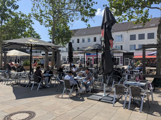 Außenbereich Eis Café.jpg