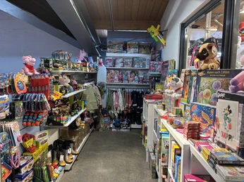 Spielzeug in Munis Kinderladen
