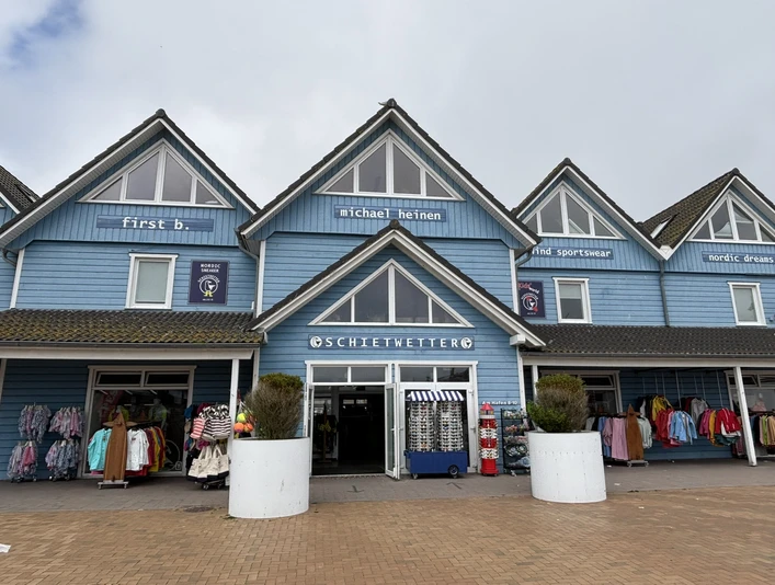 Schietwetter Outlet am Lister Hafen
