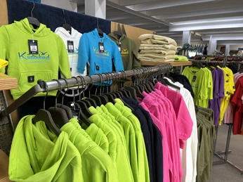 Kinderkleidung im Schietwetter Outlet am Lister Hafen.JPEG