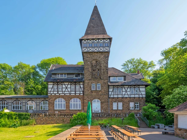 Wittekindsburg mit Biergarten Wittekindsburg mit Biergarten