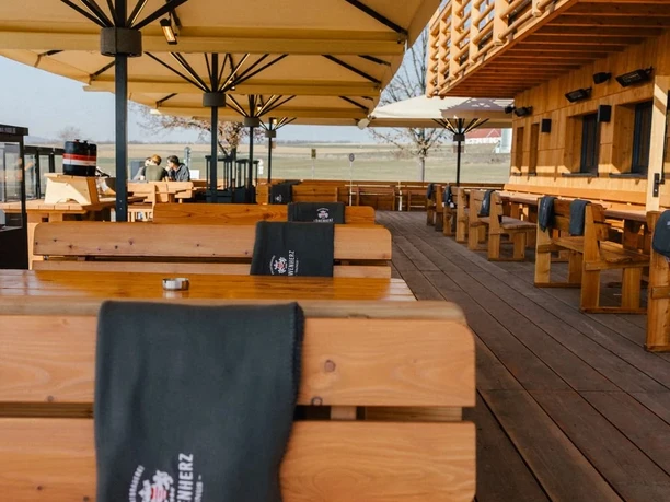 Privatbrauerei Löwenherz Biergarten.jpg
