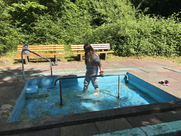 Wassertretbecken Breuna - Gemeinde Breuna (1)