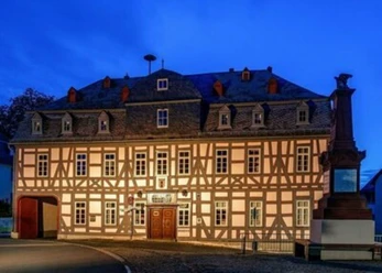 Kirberg Altes Rathaus bei Nacht