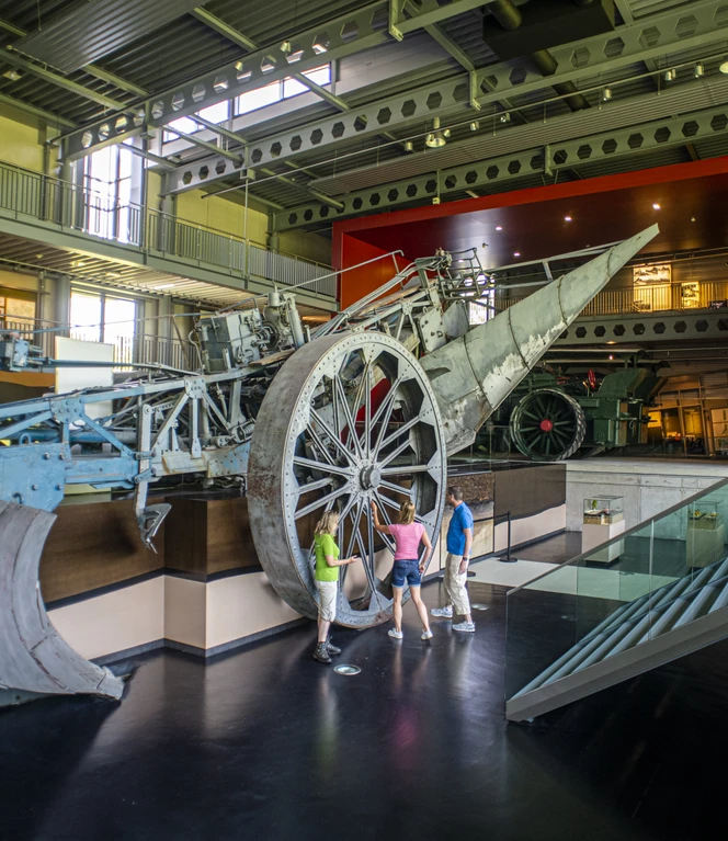 Emsland Moormuseum in Geeste – Mammut in Ausstellungshalle II ©TMN GmbH, Sabine Braun Fotografie-365
