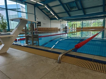 25m-Becken Das 25m-Becken im Lausitzbad Hoyerswerda