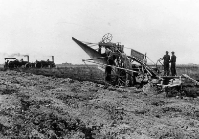Ein Tiefkuhlpflug, Baujahr 1948 im Einsatz