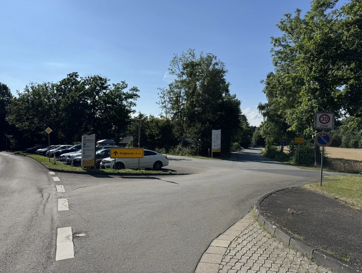 Oberer Parkplatz, Einfahrt nach Rehbach