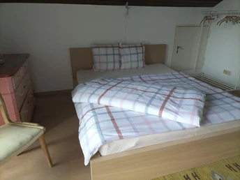Schlafzimmer 1