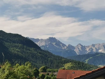 Blick vom Balkon auf Dreitorspitze