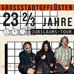 Promobild der Band Grossstadtgeflüster vor einem rasterartigen Hintergrund zur Jubiläumstour.