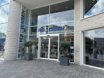 HB Jensen Modehaus Eingang