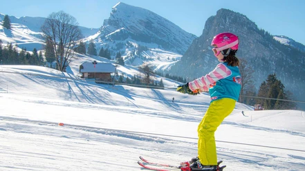 skischule-springenboden-kind-skilift.jpg