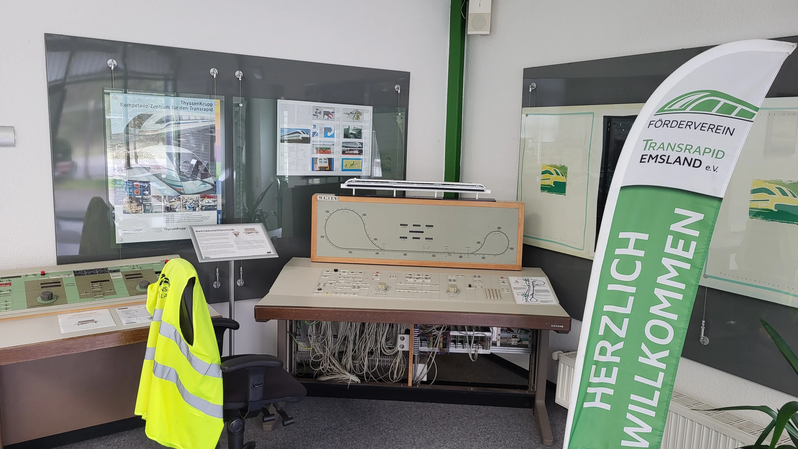 Transrapid-Versuchsanlage Emsland, Lathen - Innenansicht Besucherzentrum ©Emsland Tourismus GmbH (2).jpg