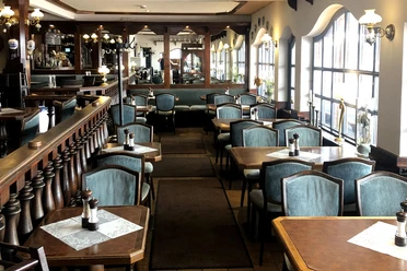 buesum_Restaurant_mit_Café_am_Park_innen_dobbertin.jpeg